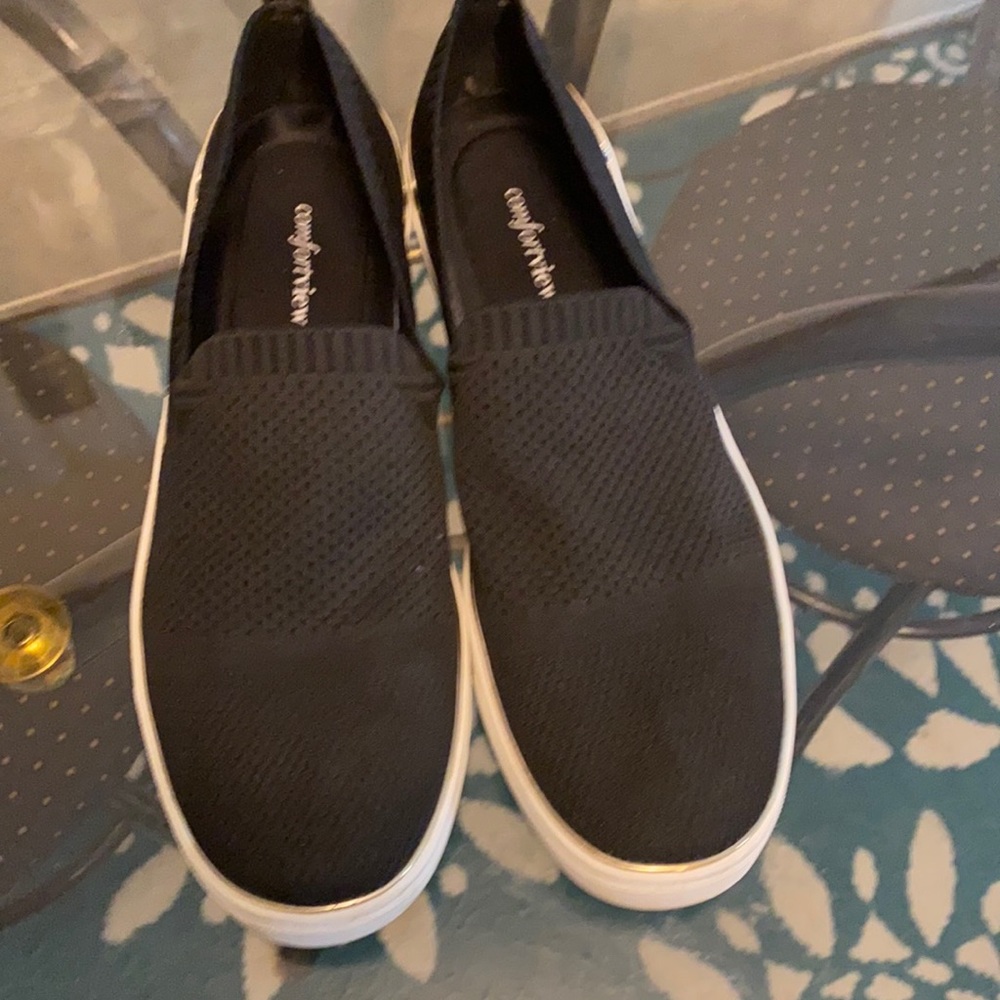 Black knit sneaker